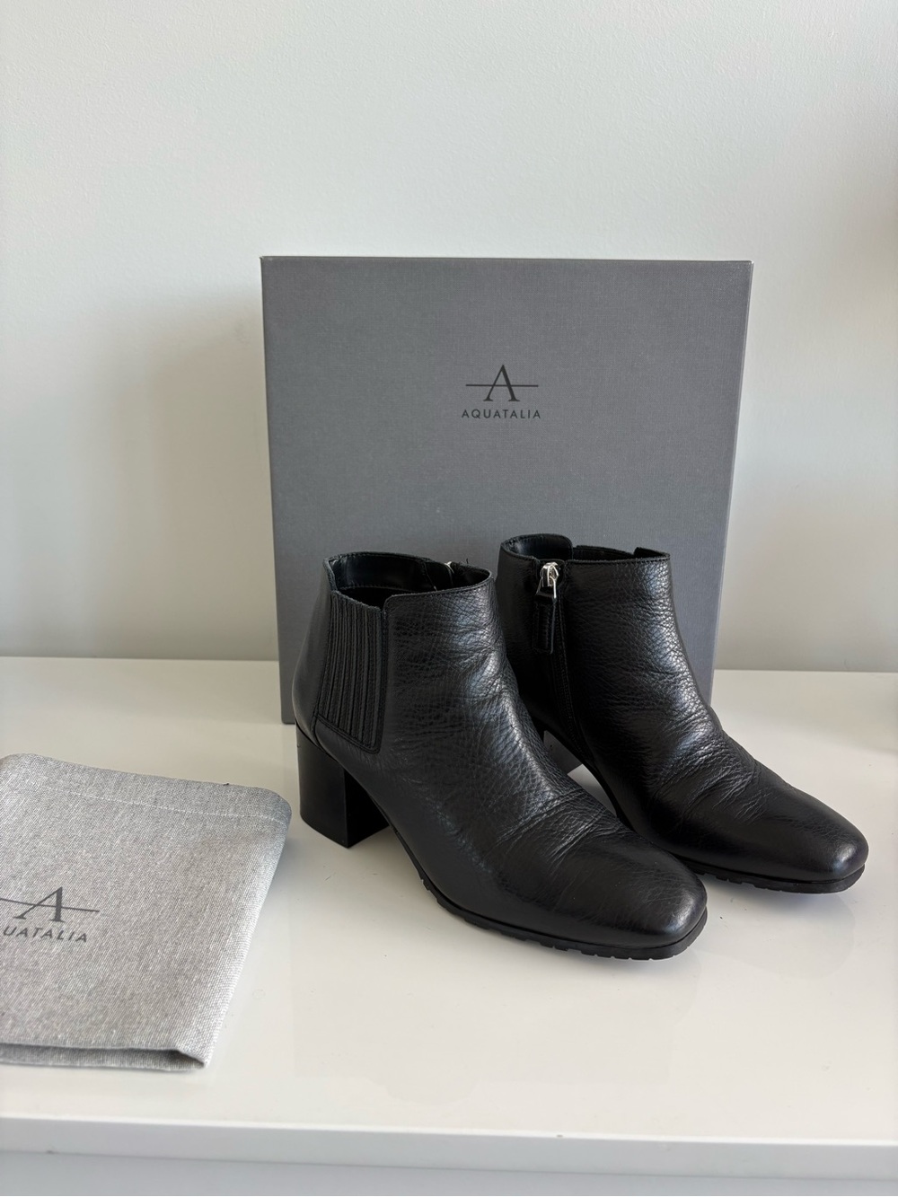Aquatalia Charlotte Weatherproof Ankle Boots black pebbled leather sz 6.5